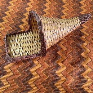 FINAL Vintage Cornucopia Horn-of-Plenty Basket